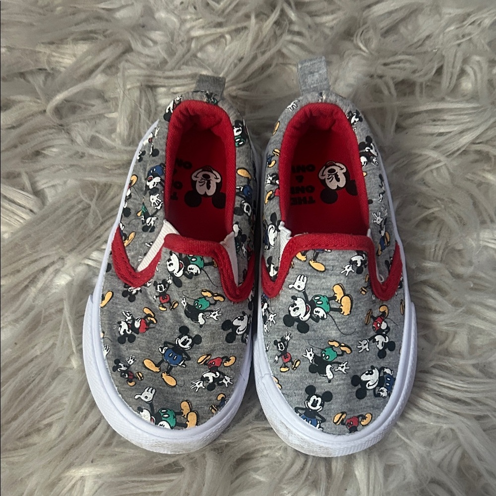 Disney Kids Mickey Mouse gray sneakers size 7/8